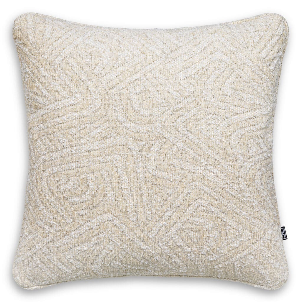 120808 Cushion Camari L Camari cream